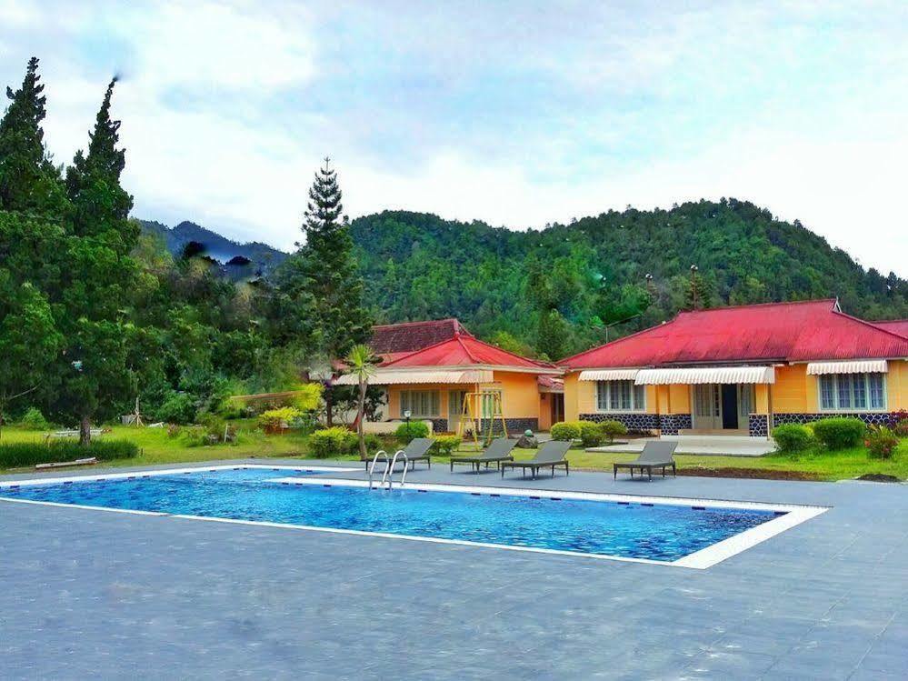 Hotel Indah Palace Tawangmangu Exteriör bild